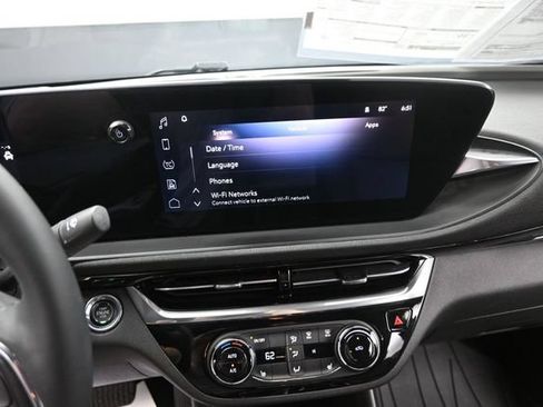 Used 2024 Buick Envista Sport Touring w/ Convenience I Package FWD image 21
