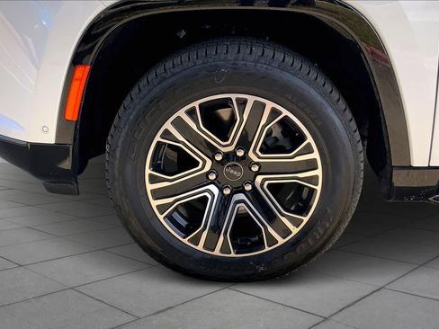 New 2026 Jeep Grand Wagoneer w/ Premium Group I image 11