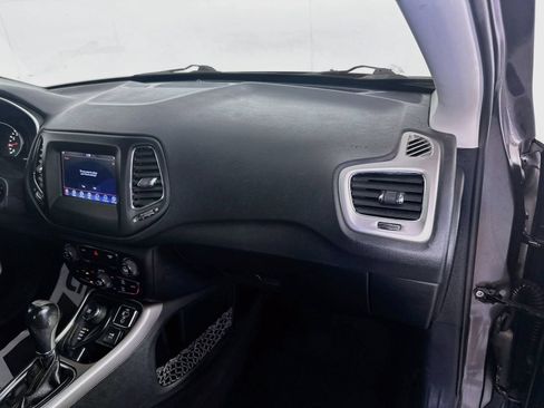 Used 2017 Jeep Compass Latitude w/ Popular Equipment Group AWD/4WD image 28