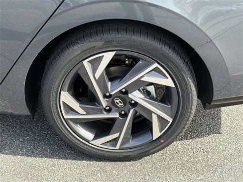 New 2026 Hyundai Elantra Limited image 19