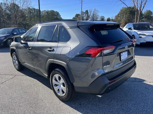 Used 2021 Toyota RAV4 LE image 5