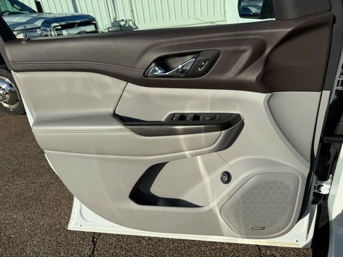 Used 2020 GMC Acadia SLT image 14