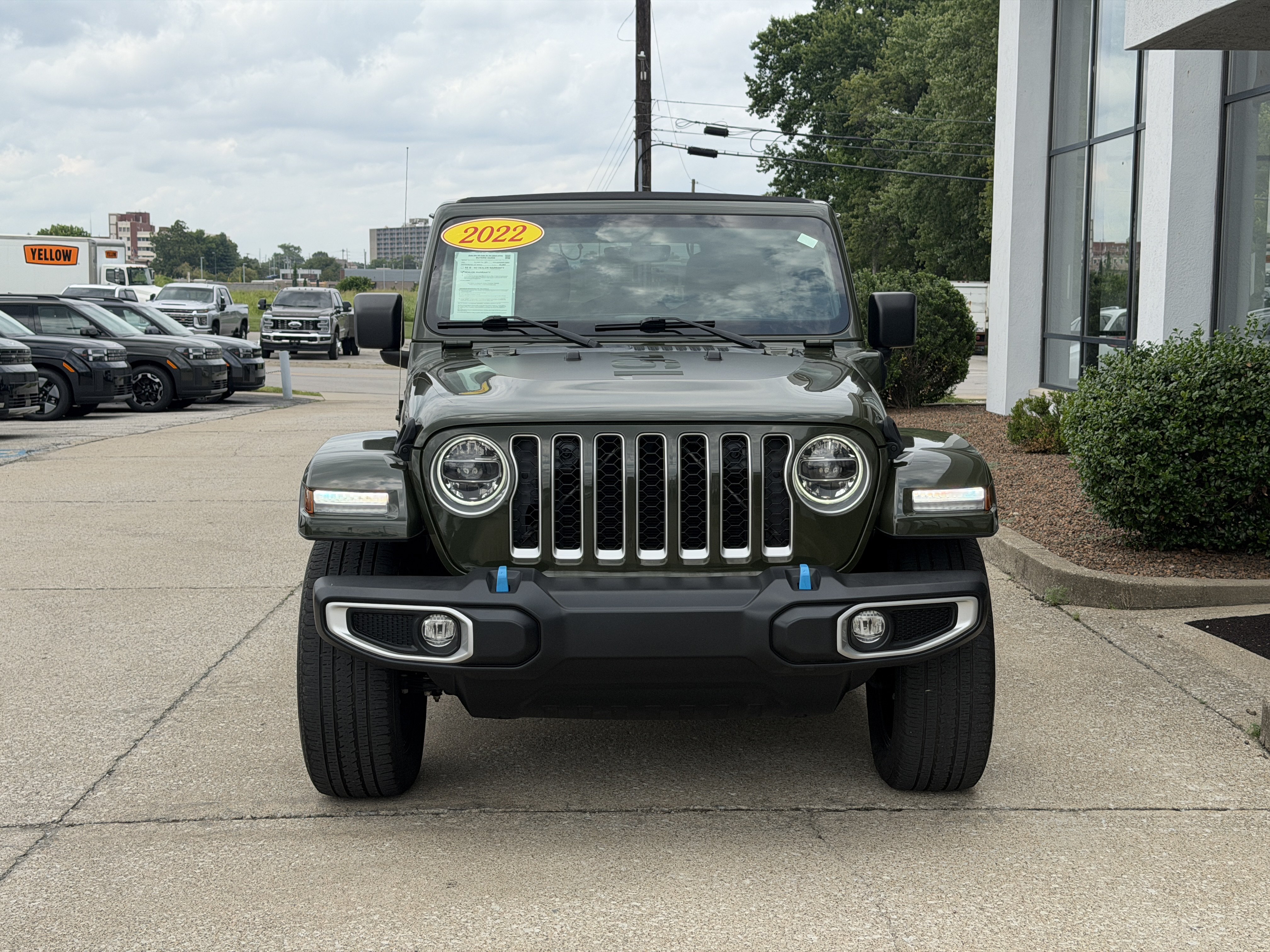 Used 2022 Jeep Wrangler Unlimited Sahara w/ Cold Weather Group AWD/4WD image 20