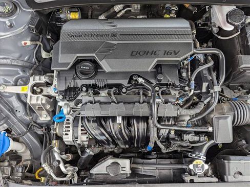 Used 2025 Hyundai Elantra Sport FWD image 21