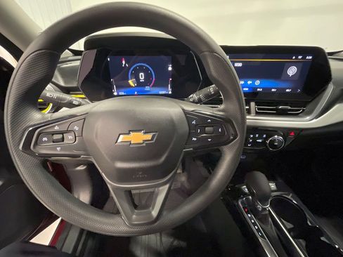 Certified 2024 Chevrolet Trax LT image 33