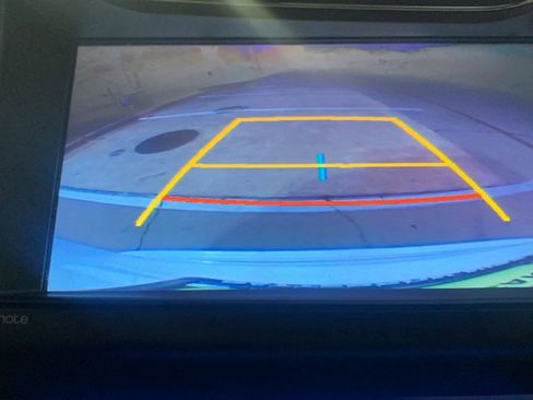 Used 2018 Toyota RAV4 XLE image 4