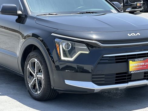 Certified 2023 Kia Niro EX FWD image 11