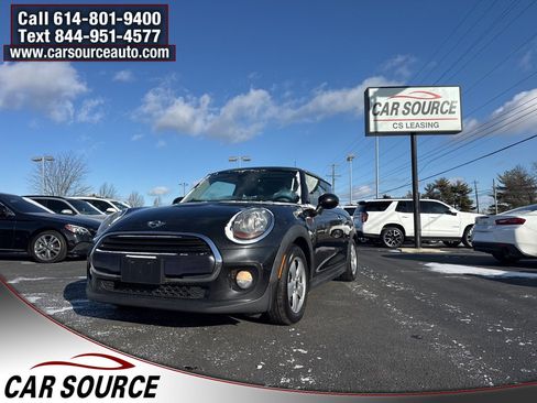 Used 2017 MINI Cooper 2-Door Hardtop image 1