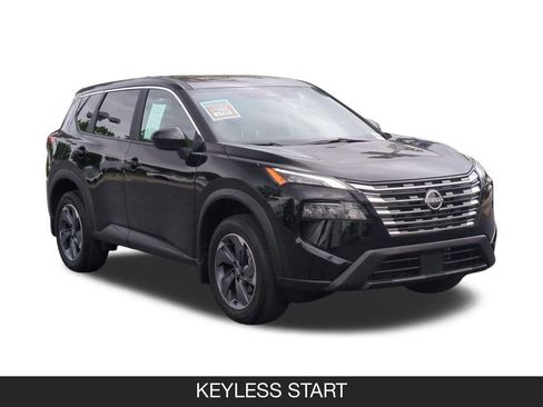 Used 2026 Nissan Rogue SV FWD image 2