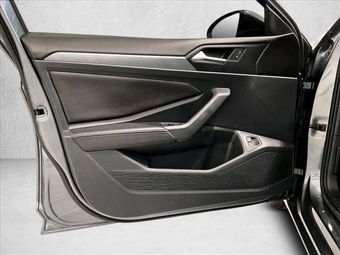 Used 2024 Volkswagen Jetta SE FWD image 18
