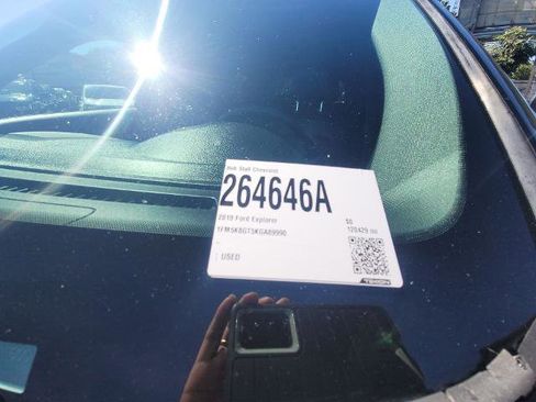 Used 2019 Ford Explorer Sport image 32