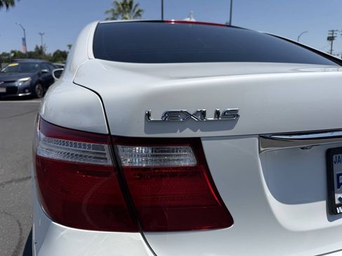 Used 2007 Lexus LS 460 RWD image 25