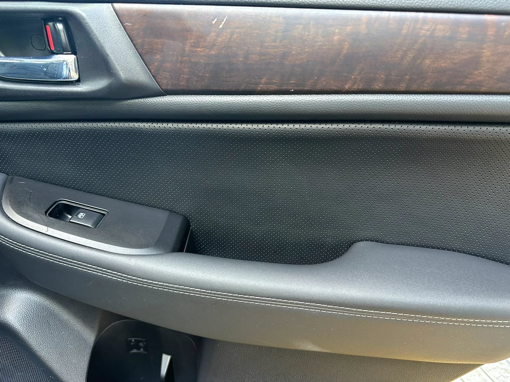 Used 2017 Subaru Outback 3.6R Limited AWD/4WD image 13