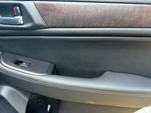 Used 2017 Subaru Outback 3.6R Limited AWD/4WD image 13