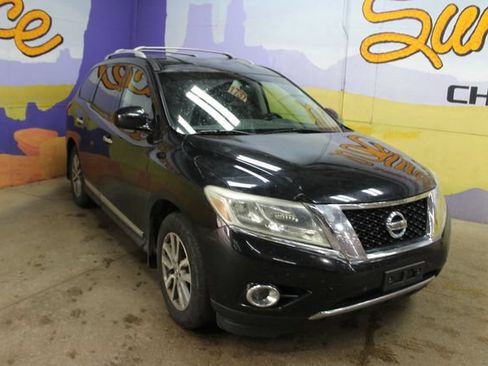 Used 2014 Nissan Pathfinder Platinum AWD/4WD image 2