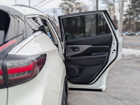 Used 2019 Nissan Murano SV w/ Premium Package image 38