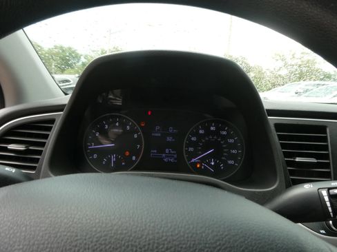 Used 2017 Hyundai Elantra SE FWD image 17