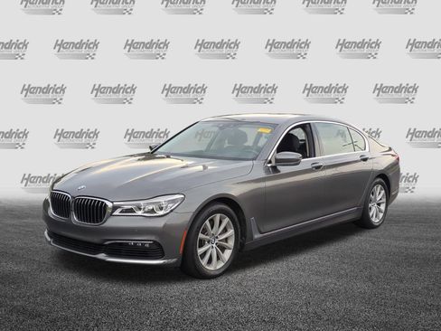 Used 2018 BMW 750i RWD image 6