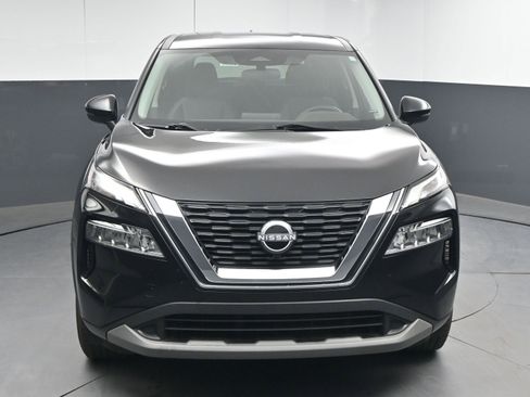 Certified 2022 Nissan Rogue SV image 2