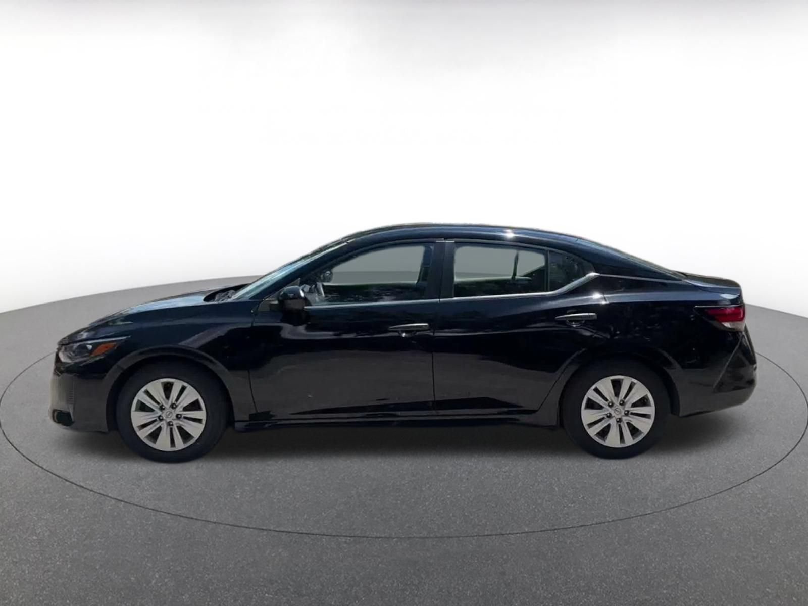 Used 2025 Nissan Sentra S FWD image 8