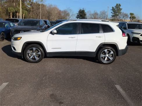 Used 2019 Jeep Cherokee Limited w/ Luxury Group image 5