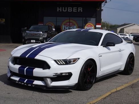 Used 2017 Ford Mustang Shelby GT350 image 3
