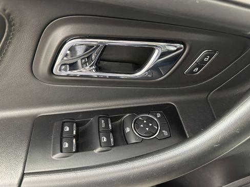 Used 2013 Ford Taurus SEL image 11