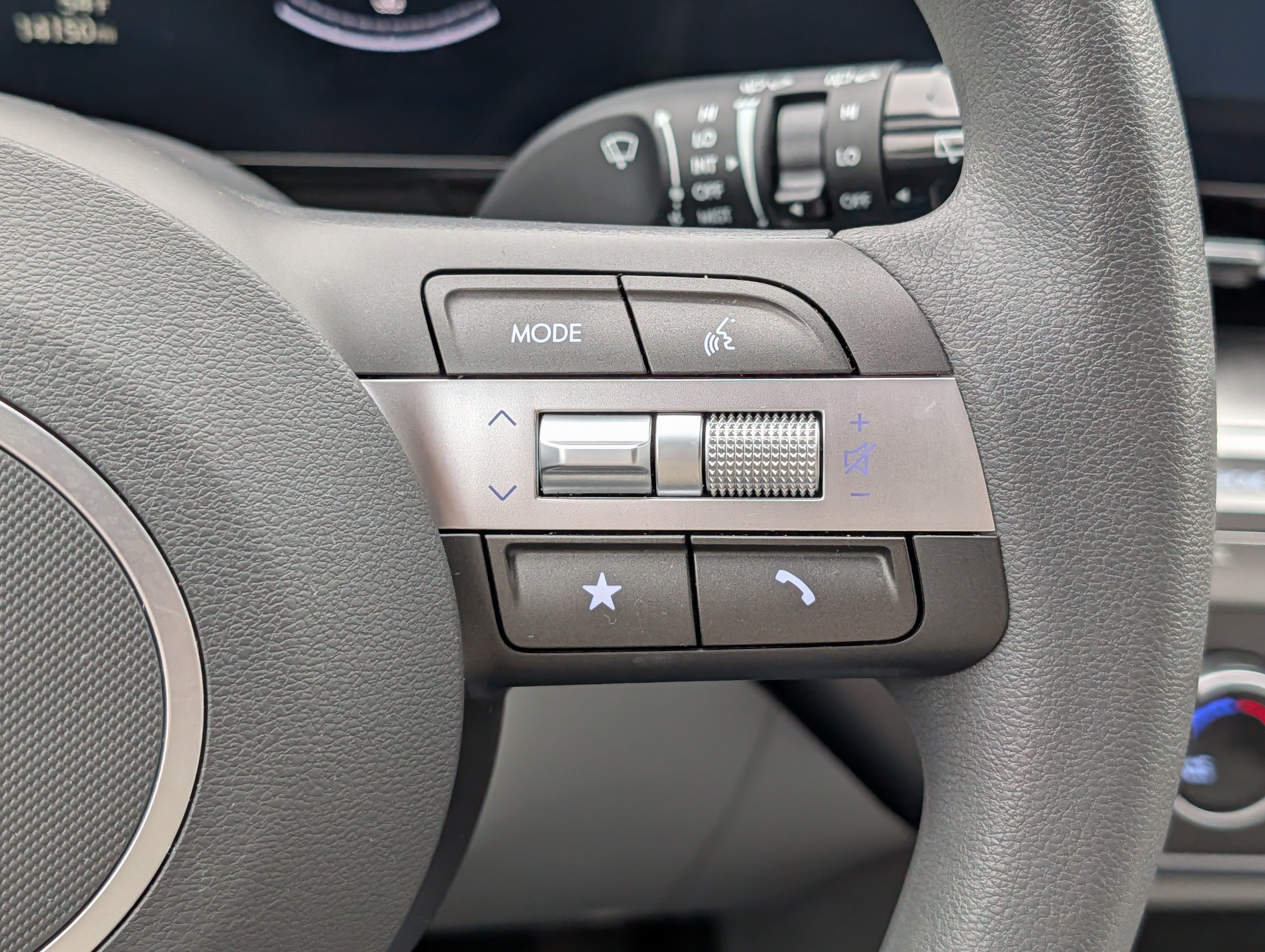Certified 2024 Hyundai Kona SE AWD/4WD image 30