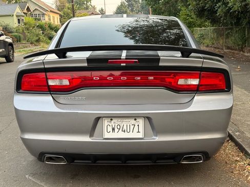 Used 2014 Dodge Charger SE RWD image 5