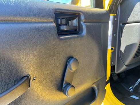 Used 2003 Jeep Wrangler X AWD/4WD image 25