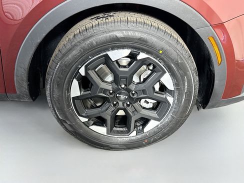 Used 2024 Kia Sorento S FWD image 32