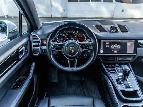 Used 2021 Porsche Cayenne Coupe AWD/4WD image 29