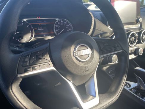 Used 2025 Nissan Sentra SV image 28