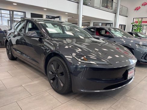 Used 2025 Tesla Model 3 RWD image 3