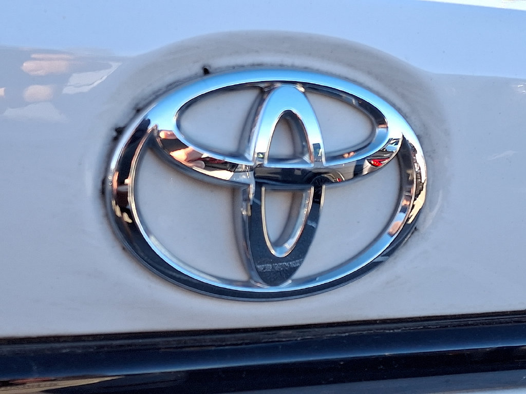 Used 2023 Toyota Corolla LE FWD image 9
