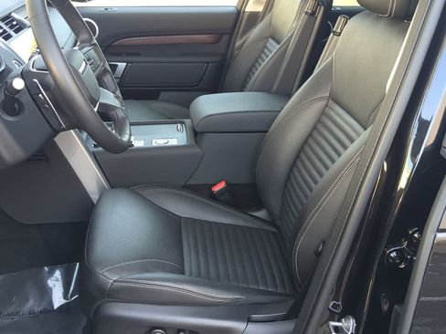 Certified 2024 Land Rover Discovery S image 16