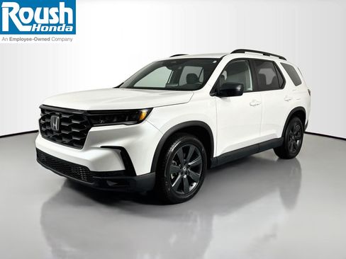Certified 2023 Honda Pilot Sport image 1