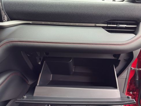 New 2026 Ford Explorer ST-Line w/ ST-Line Street Pack image 38