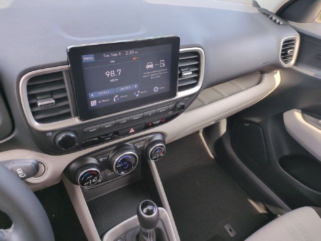Certified 2024 Hyundai Venue SEL FWD image 11
