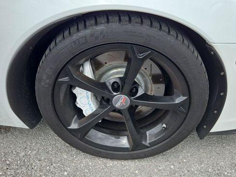 Used 2013 Chevrolet Corvette Grand Sport w/ 4LT Preferred Equipment Group RWD image 9