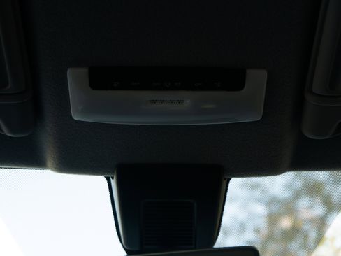 Used 2022 Nissan Kicks SR w/ Interior Electronics Package image 34