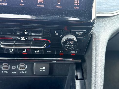 Used 2025 Jeep Grand Cherokee L Limited image 38