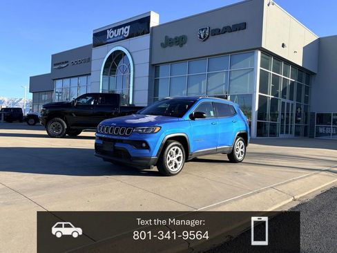 Used 2024 Jeep Compass Latitude image 1