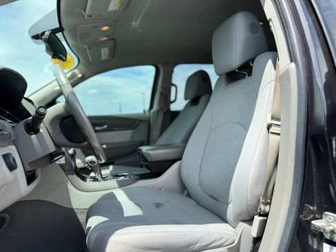 Used 2016 GMC Acadia SLE FWD image 16