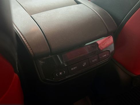 Used 2021 Toyota Highlander XSE FWD image 28