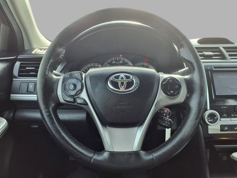 Used 2012 Toyota Camry L image 19