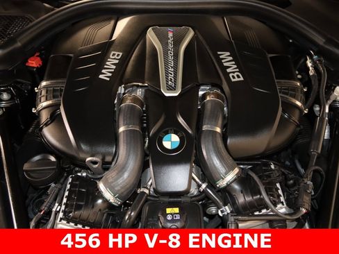 Used 2018 BMW M550i xDrive image 13