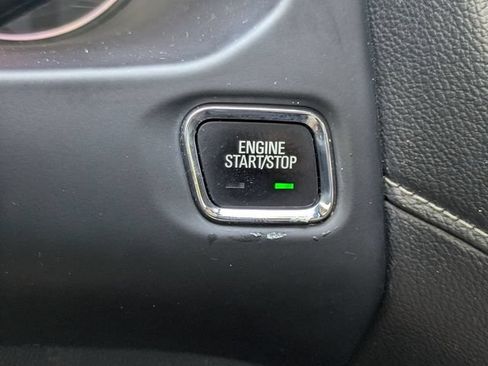 Used 2020 GMC Acadia SLE w/ Driver Convenience Package FWD image 33