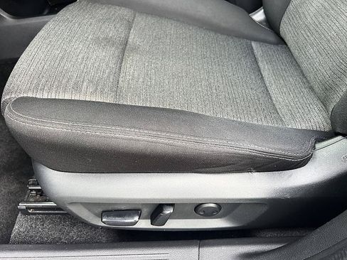 Used 2021 Nissan Rogue SV FWD image 21