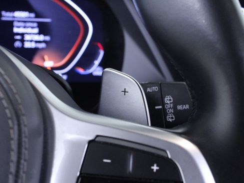 Used 2022 BMW X7 M50i image 27